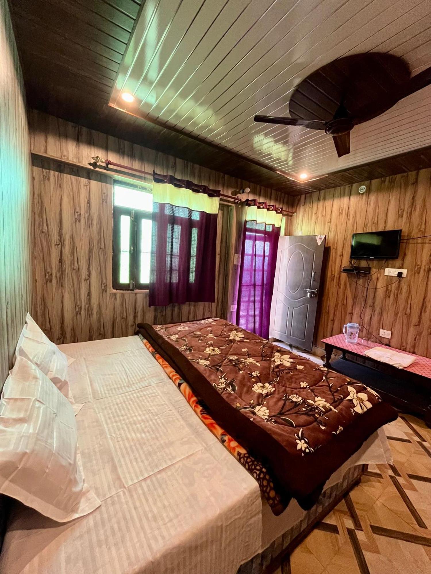 Astha Guest House Gopeshwar Exterior foto